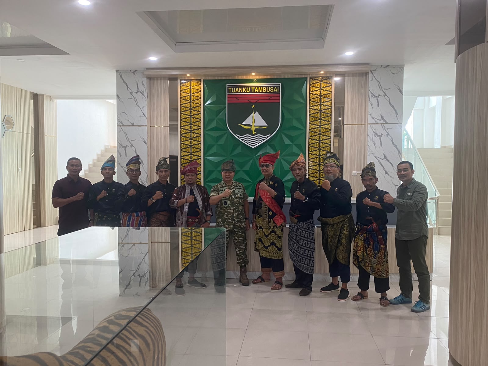 Kodam XIX/Tuanku Tambusai menjalin kesepakatan awal kerja sama dengan DPP Hulubalang Lembaga Adat Melayu Riau (LAMR)