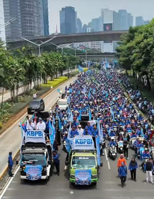 50 RIBU BURUH KBPBI GELAR AKSI DAMAI DI JAKARTA, Sampaikan 11 Tuntutan Terkait RUU Perlindungan Ketenagakerjaan