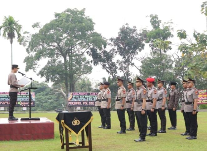 SERAH TERIMA JABATAN TUJUH PEJABAT POLRES KUANTAN SINGINGI