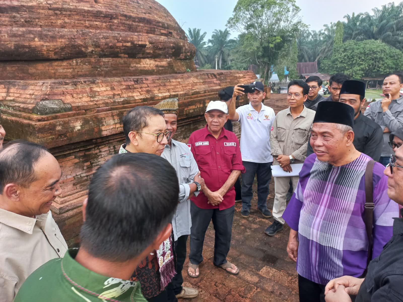 Peringati Hari Kebudayaan Nasional di Riau, Menbud Fadli Zon dan Datuk Seri Taufik Ikram Jamil Tinjau Candi Muara Takus